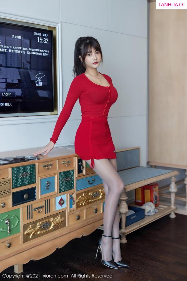 萌奈子  红裙丽人萌奈子 丰腴有致简约风格第3张图片
